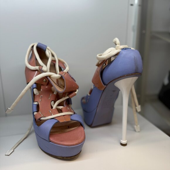 VERSACE PLATFORM PUMPS SZ 36 - Picture 2 of 3